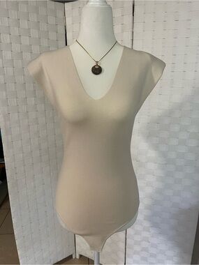 Express Cream V-Neck Sleeveless Bodysuit